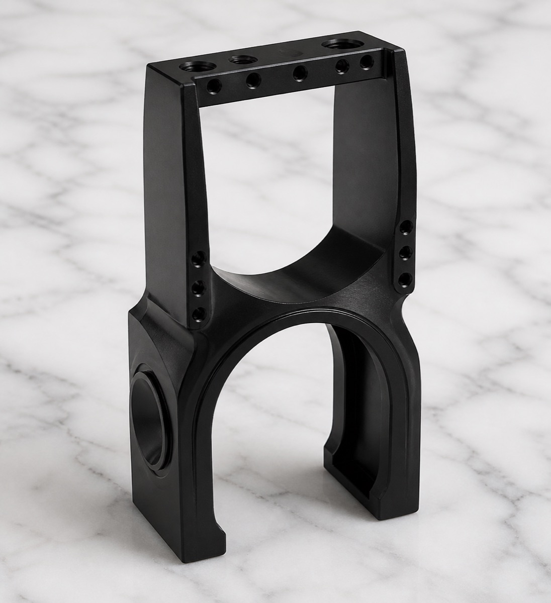 Asiento de módulo robótico de tercer eje en aluminio 6061 anodizado negro con abertura en U, arco y agujeros laterales
