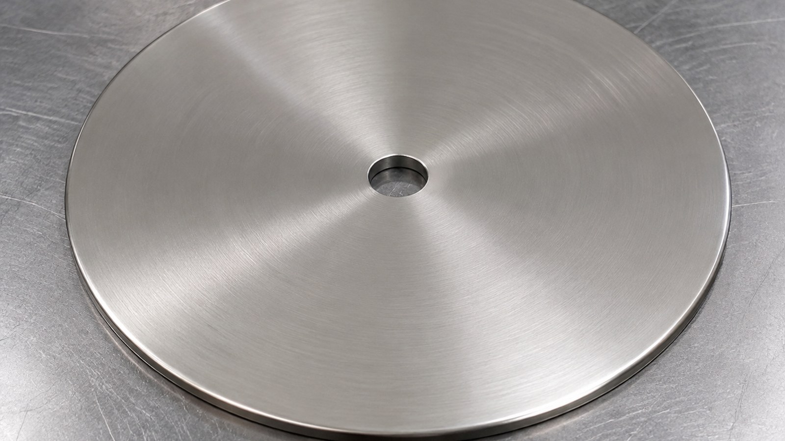 Revision tecnica de mecanizado CNC: Small-Batch Review of a Round Stainless-Steel Cover for Custom Automation Equipment: